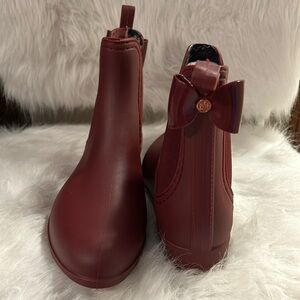 NWT, CATHERINE MALANDRINO WINE RAIN BOOTS SZ 9